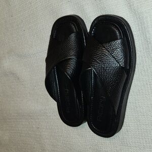 Picapy black pebbled leather criss-cross sandals